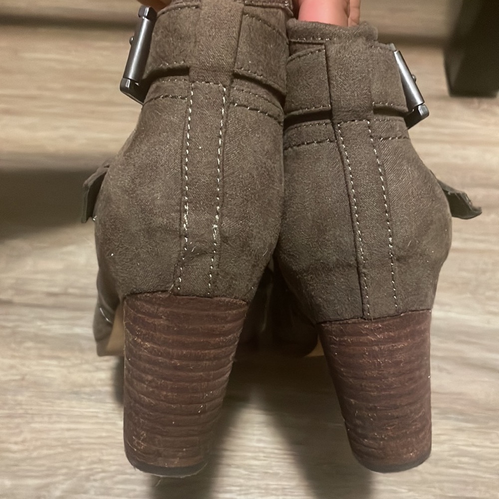 Olive green boots - Picture 2 of 4
